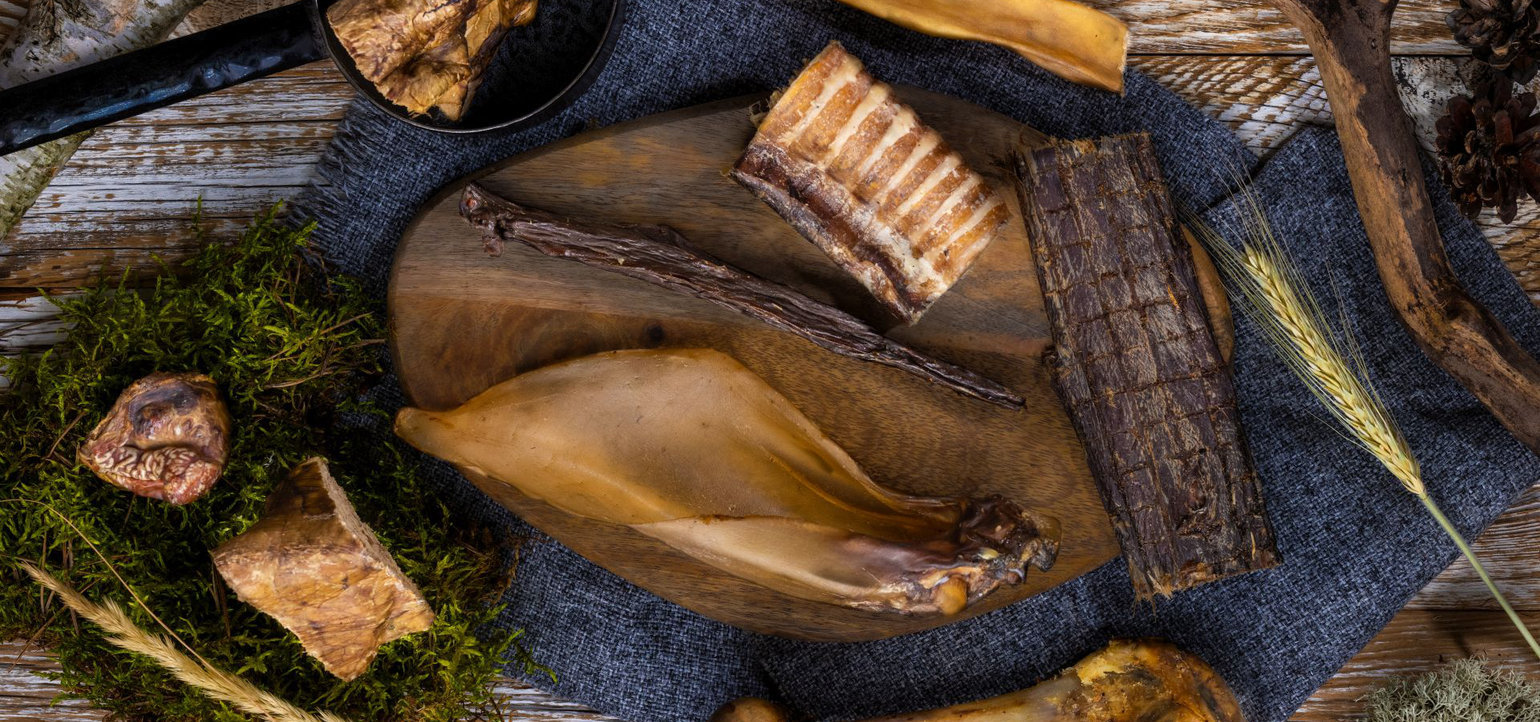 <span>Natural dog</span><span>chews and treats</span>